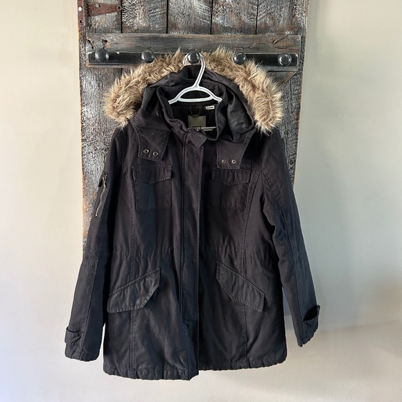 Women's Levi's Lined Full Zipper Jacket w/Fur Trimmed Hood Black - Picture 1 of 3